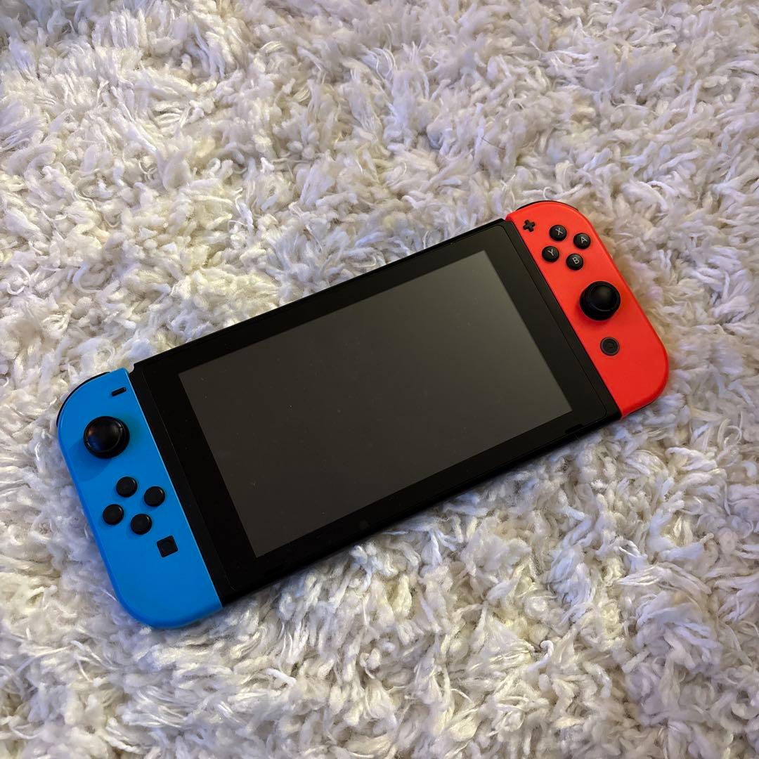 Nintendo Switch 本体 青/赤 付属品付き　箱無し