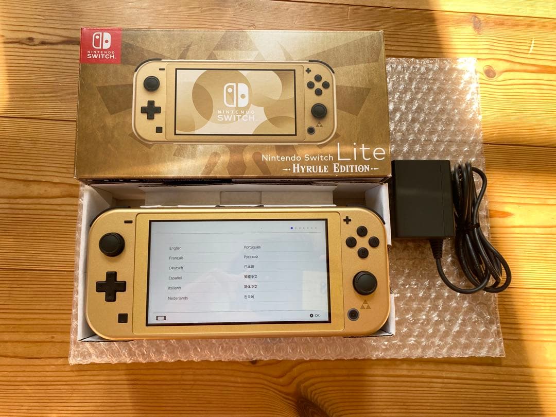 【美品】Switch Lite ゴールド本体 ゼルダの伝説 ハイラルED
