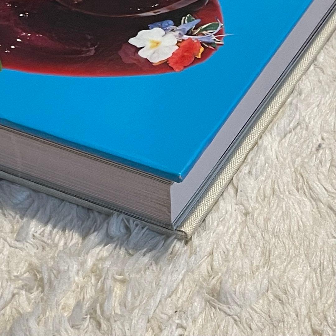 アート・デザイン・音楽 EatingatHotelIlPellicano/Juergen Teller