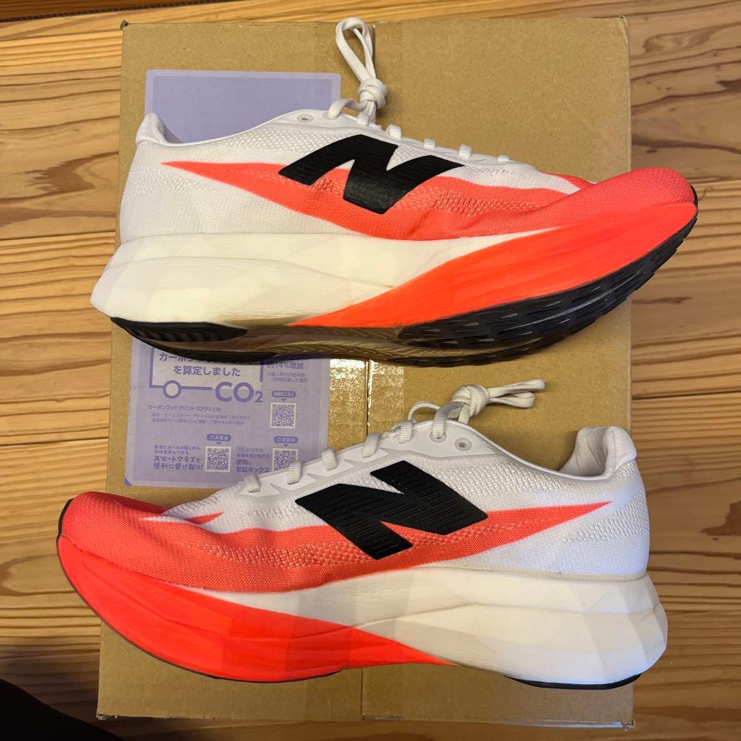 【美品】ニューバランス　フューエルセル　スーパーコンプ　エリートV5