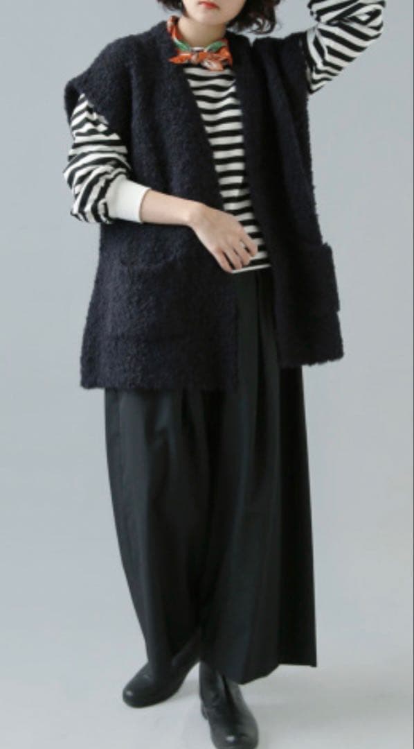 ◼︎新品maison de soil Vネック ピン付き ベスト