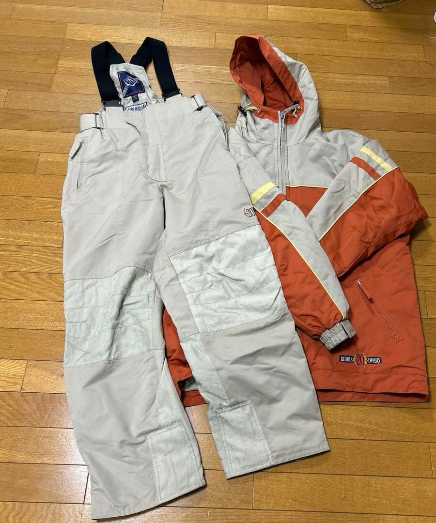 アシックス・minus twenty スノボ　スキーウェア　メンズ　ベージュ