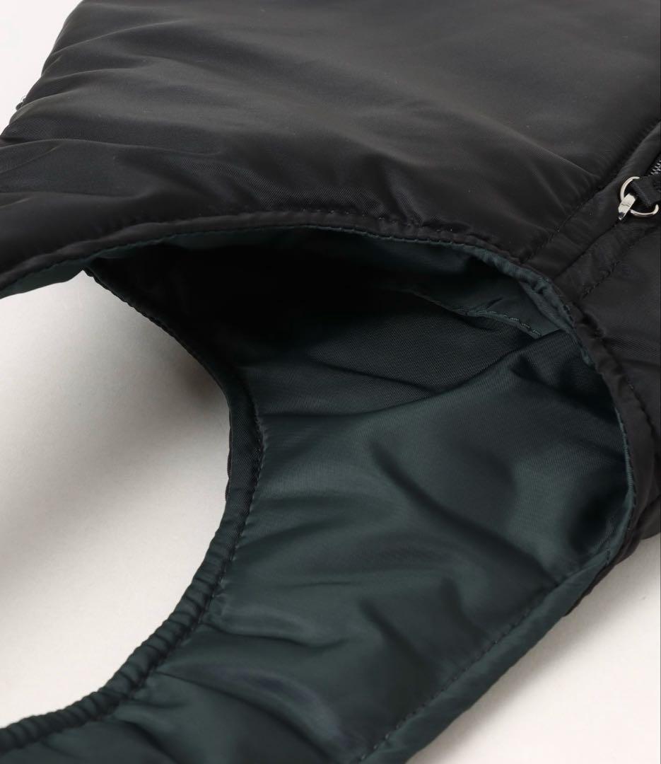 UN3D. 2WAYパデッドトライアングルバッグ