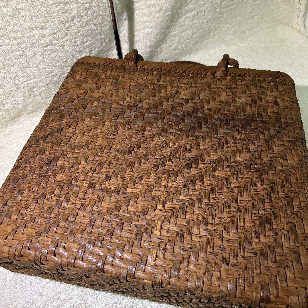 極美品　山葡萄　やまぶどう　カゴバック　大きめ　A4 籠バッグ 天然素材
