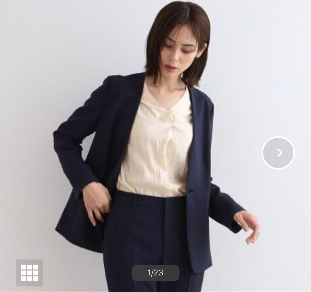 新品　インディヴィ V.A.I ノーカラーJKスーツ　ネイビー　05（XS）