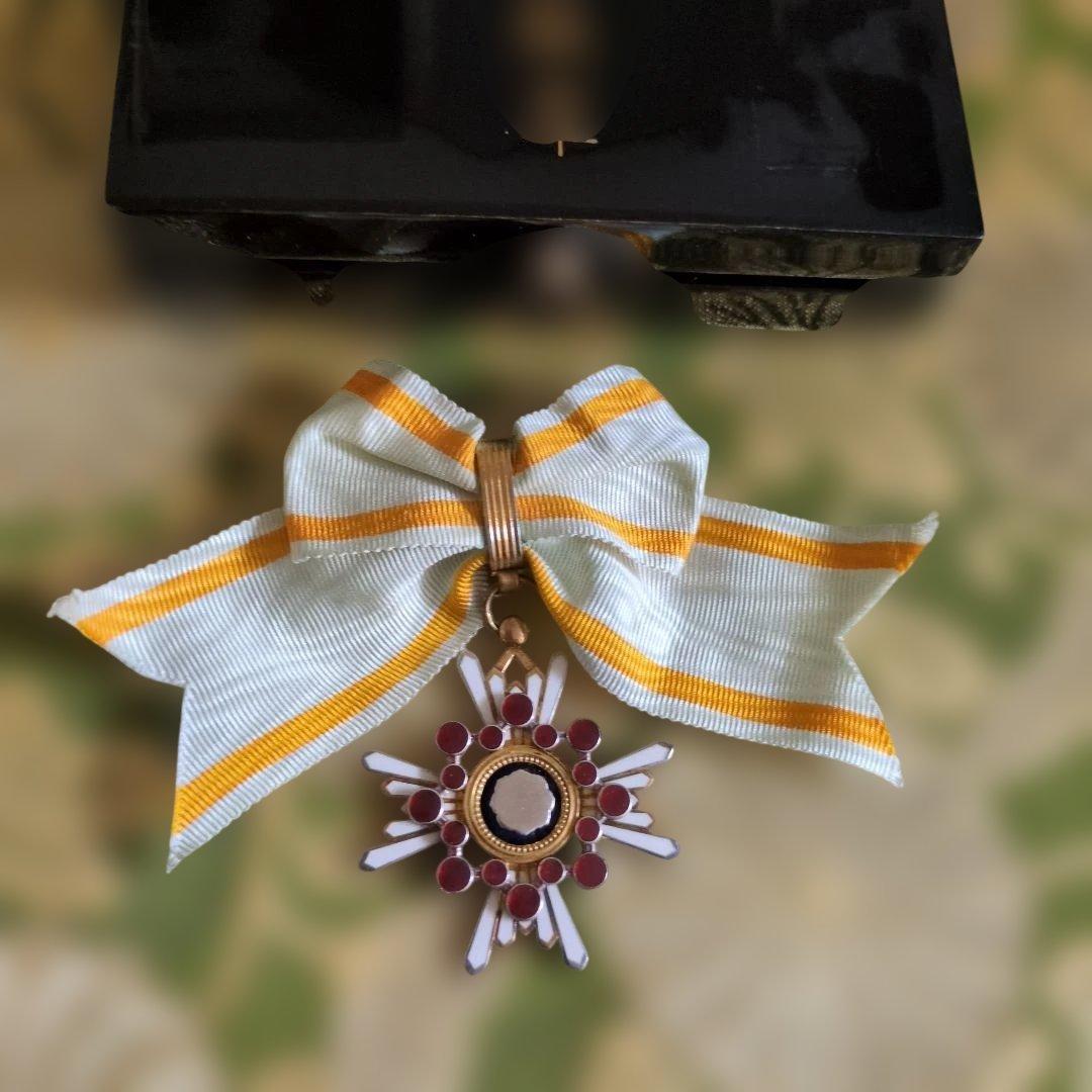 【最終価格】【美品・希少】勲五等瑞宝章 リボン婦人用 塗共箱・略綬付き