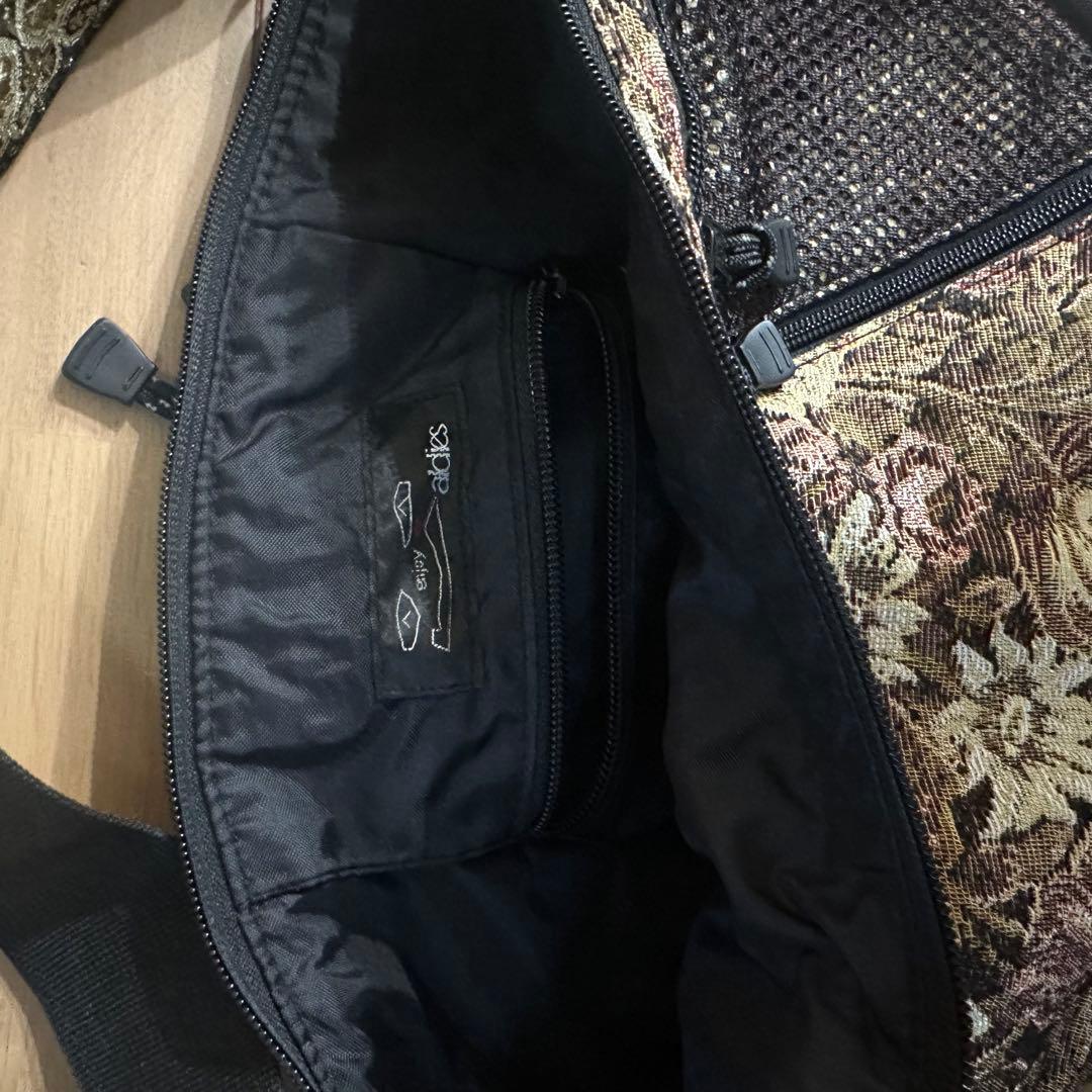 アールディーズ　ショルダーバッグ　バナナショルダー　花柄