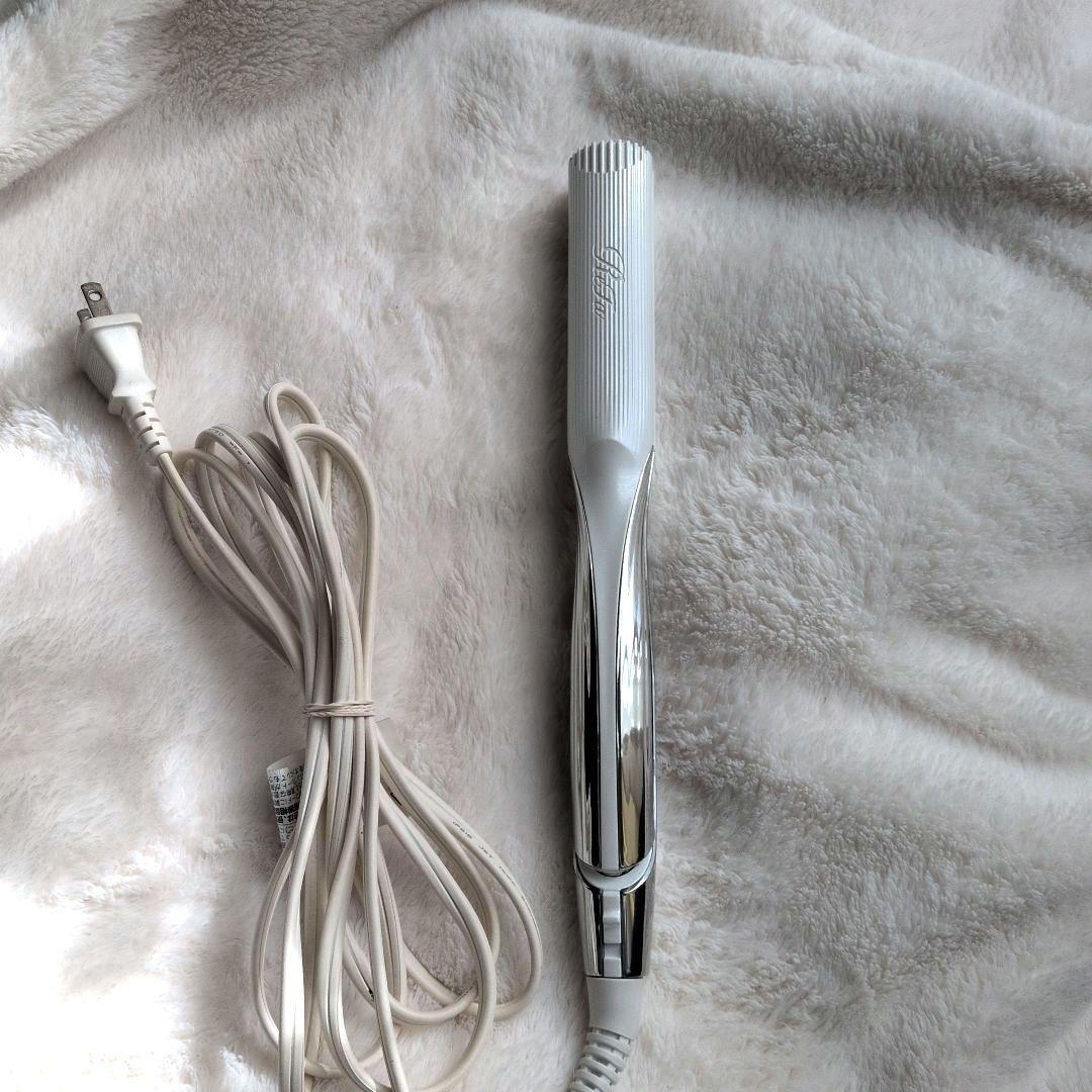 リファ　ホワイト　ストレートアイロン