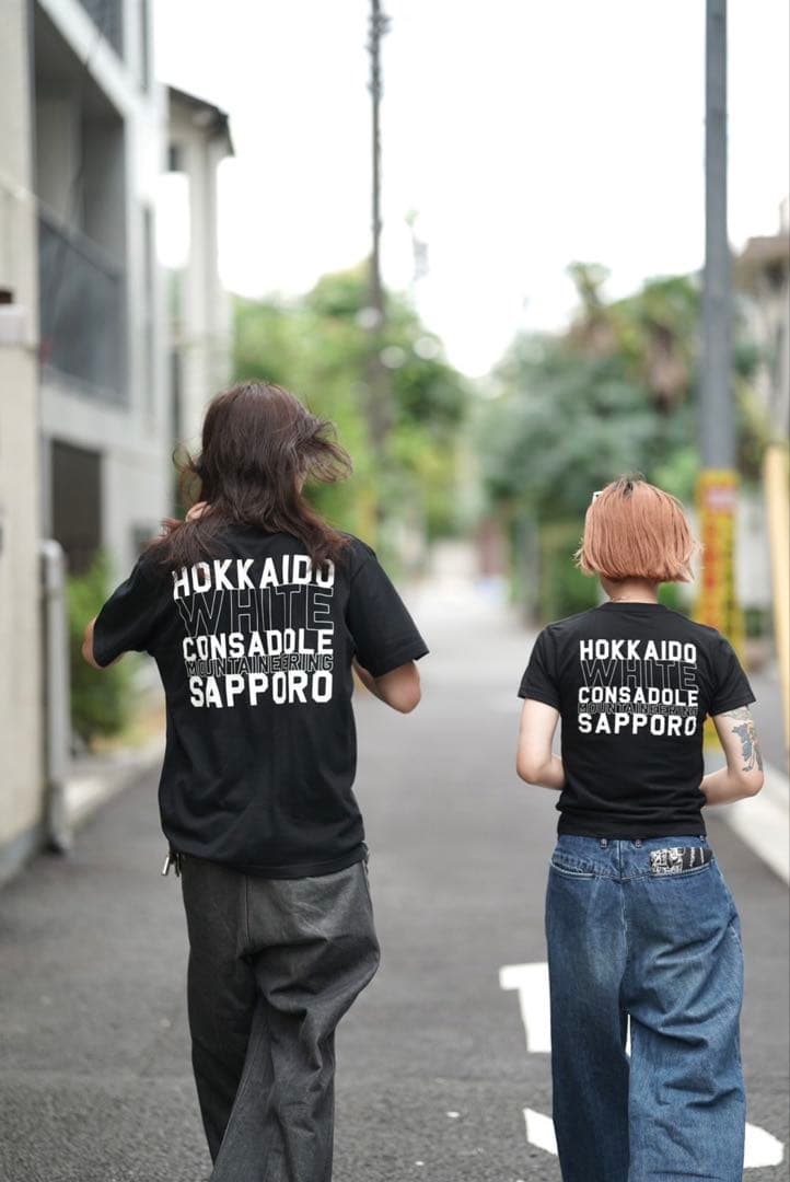 北海道コンサドーレ札幌　ホワイトマウンテニアリンクTシャツ Lサイズ 黒　未開封