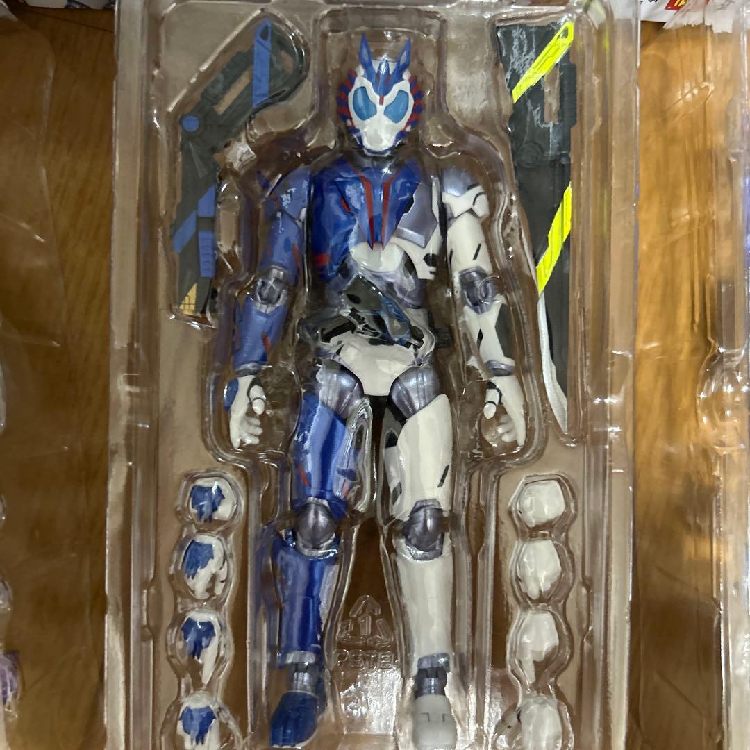 S.H.Figuarts フィギュアーツ 仮面ライダー滅　スティングスコーピオン