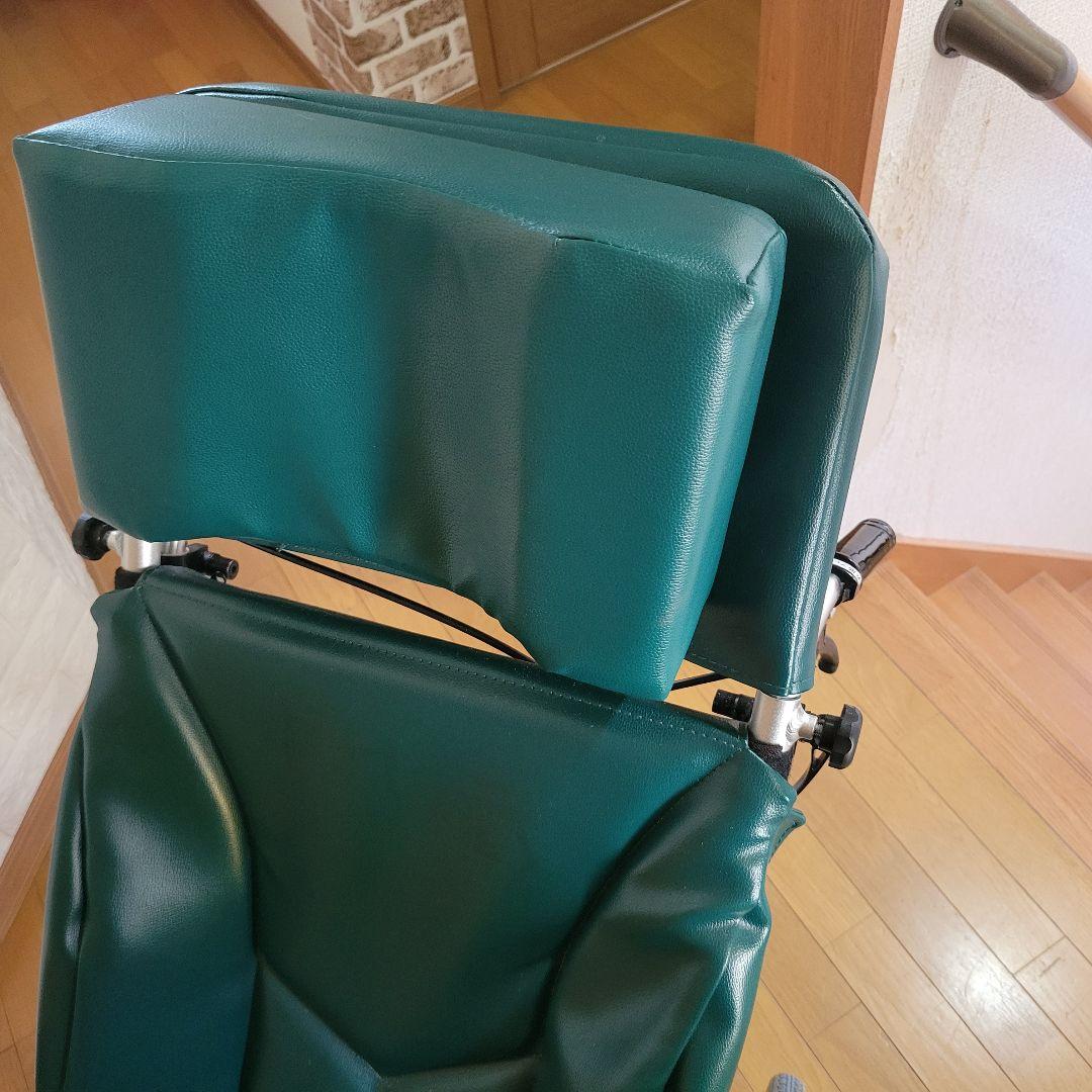 カワムラ　介助用車椅子 グリーン
