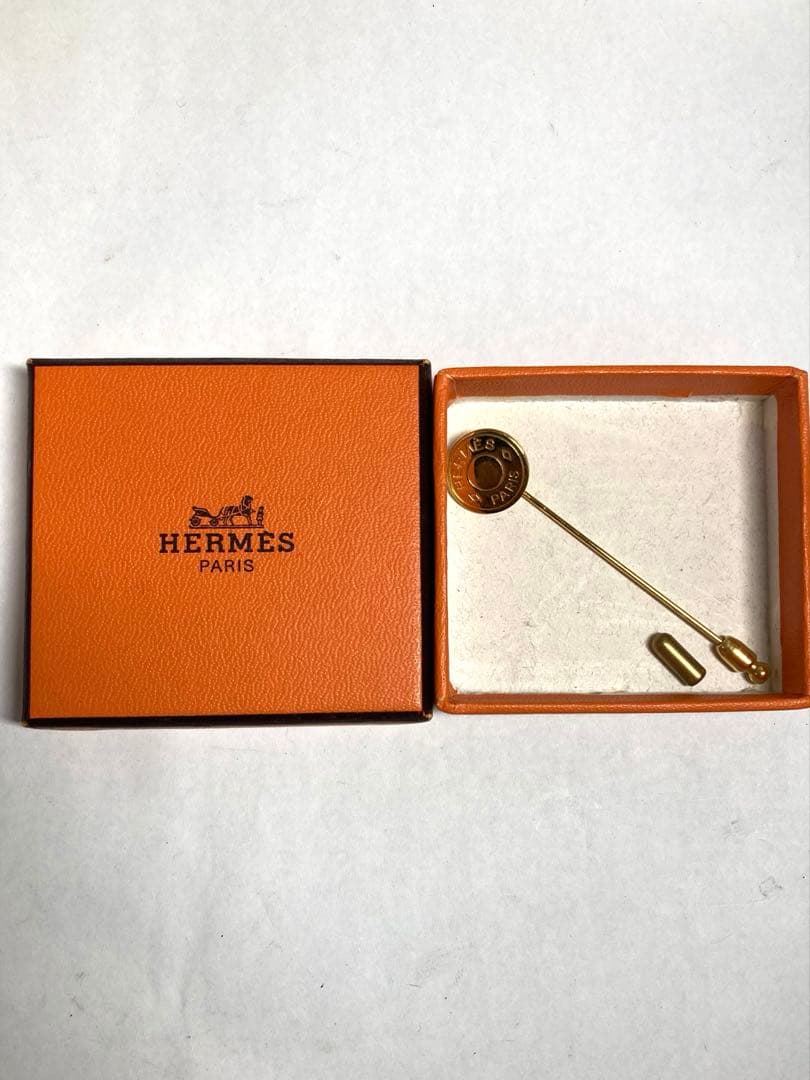 美品 HERMES エルメス セリエ ピンブローチ ピンバッジ ゴールド 箱付き