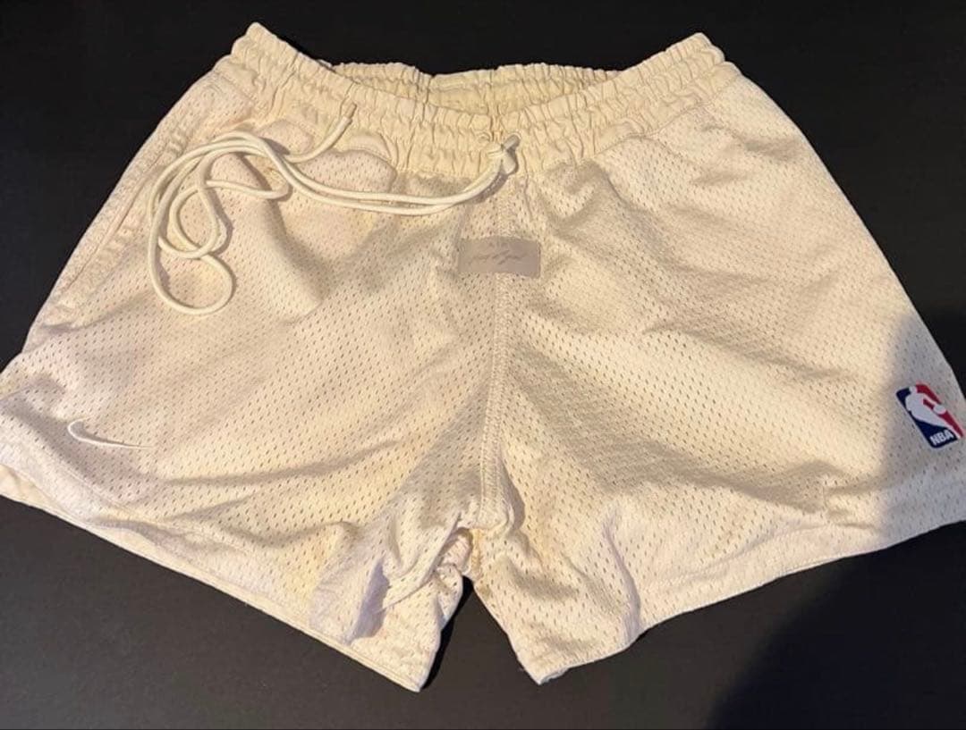 Fear Of God NIKE コラボ　パンツ　ショーツ　ナイキ　アイボリー