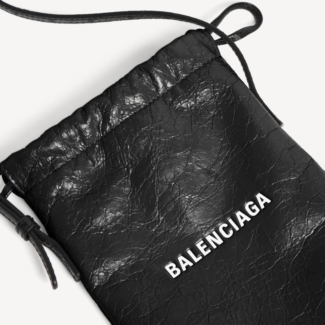 【本日最終日】BALENCIAGA フォンホルダー　ブラック ショルダーバッグ