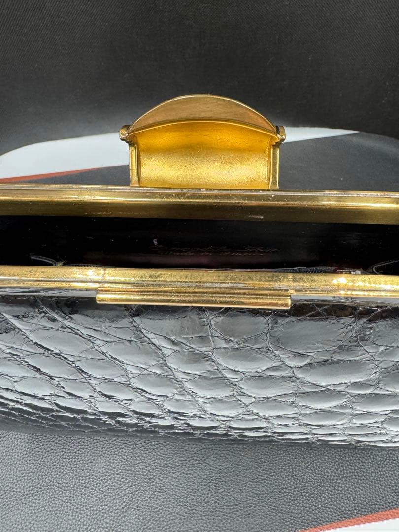 週末セール‼️フランス　アンティーク　総クロコダイル黒色バック。長期保存、現状