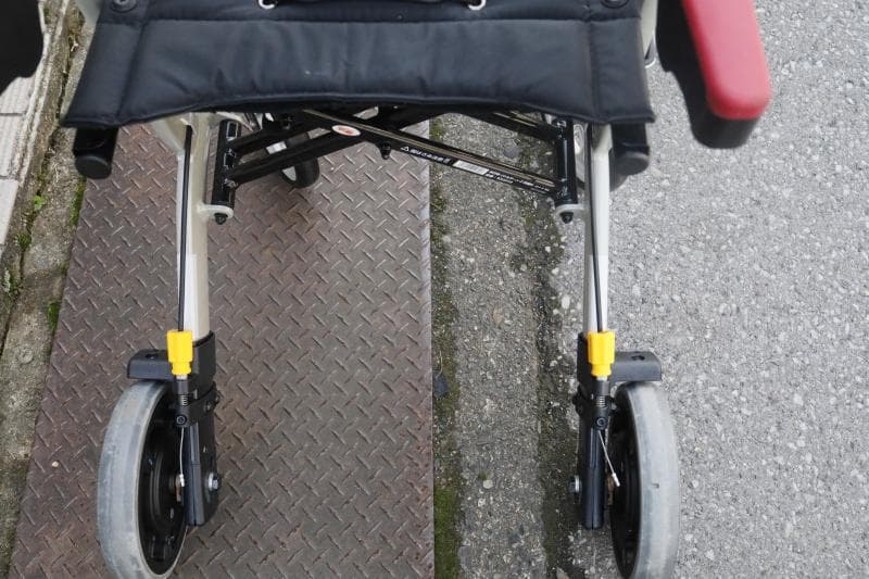 ◆アロン化成◆安寿◆歩行車リトルターンZ◆前腕支持タイプの歩行車◆折り畳み可能