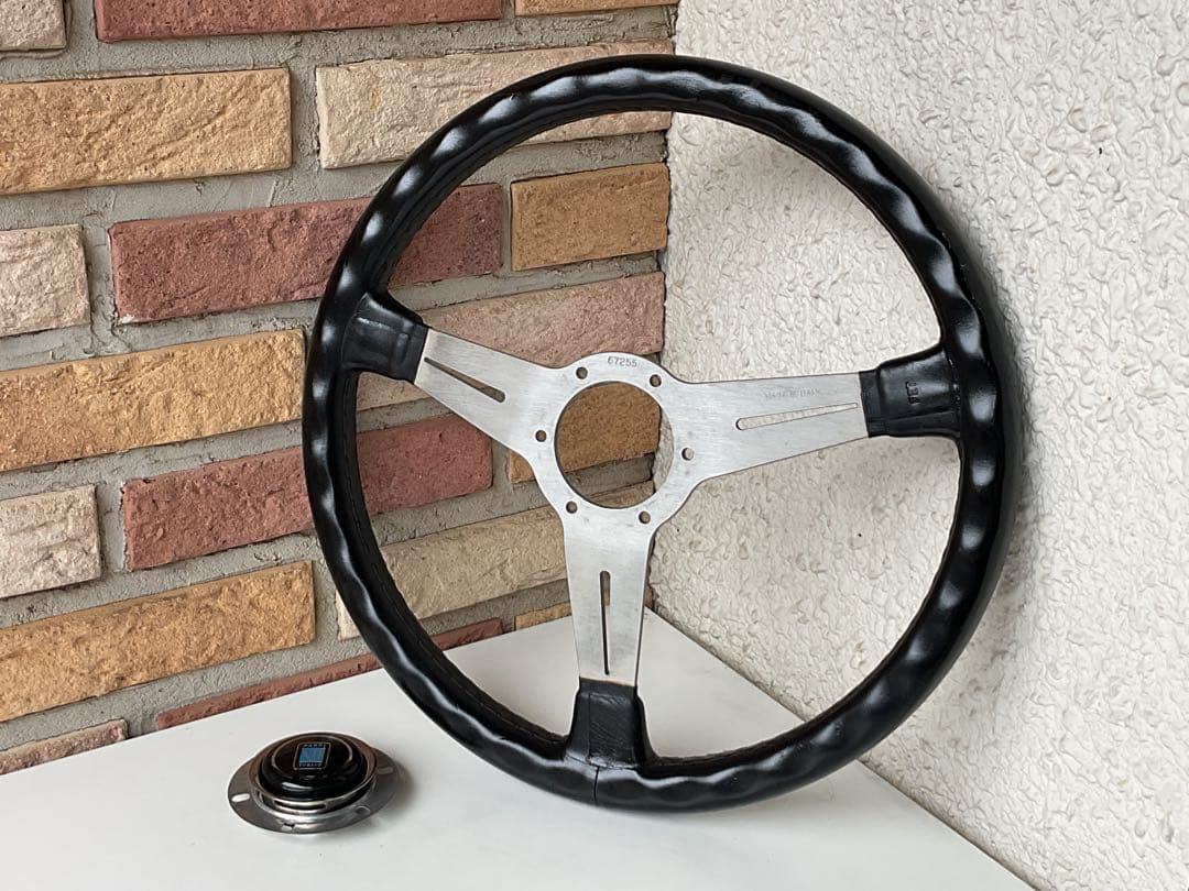 ナルデイ　ステアリングホイール　　クラッシックタイプ