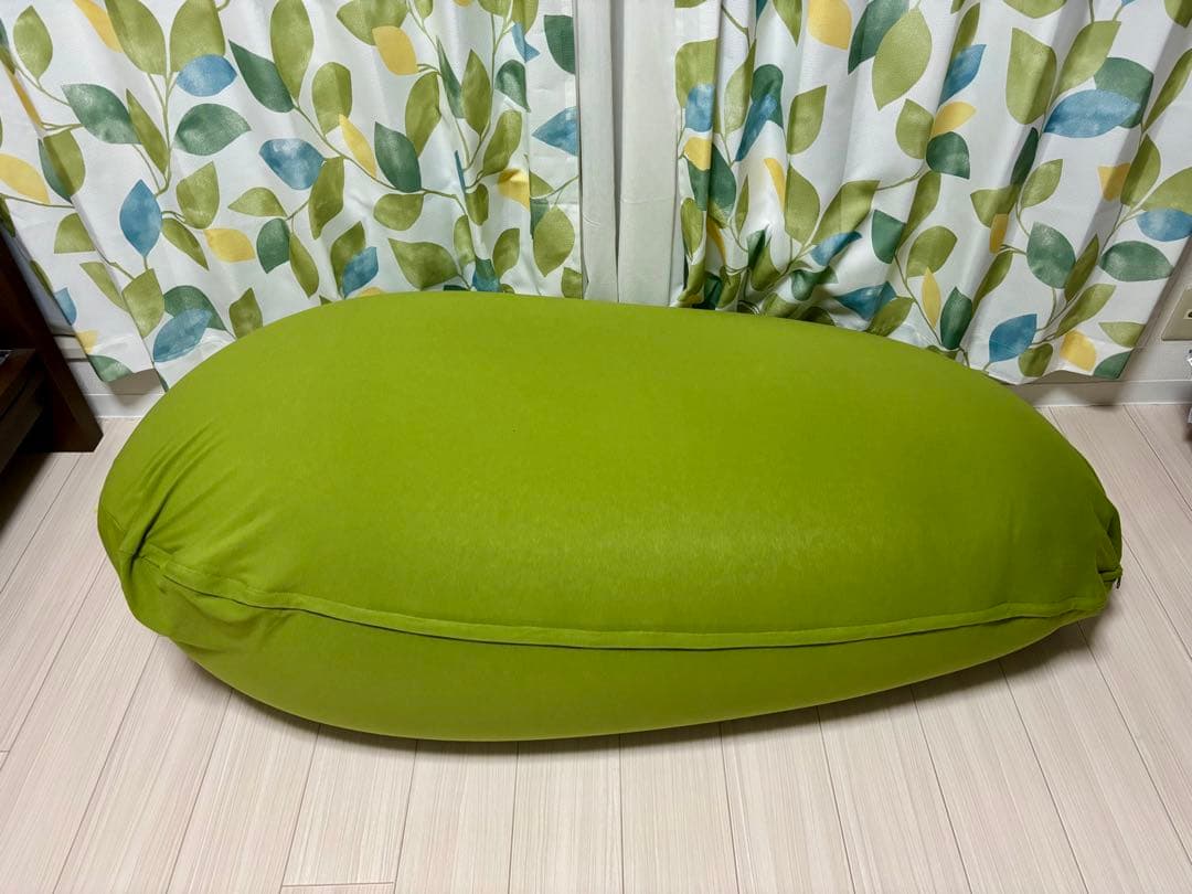 【美品】アイリスオーヤマ　フォレストグリーン　ビーズクッション　オーバル型