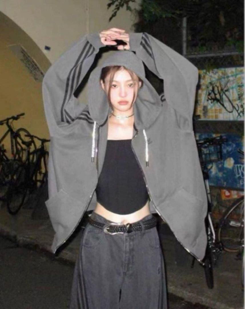 adidas ジップパーカー　adilenium