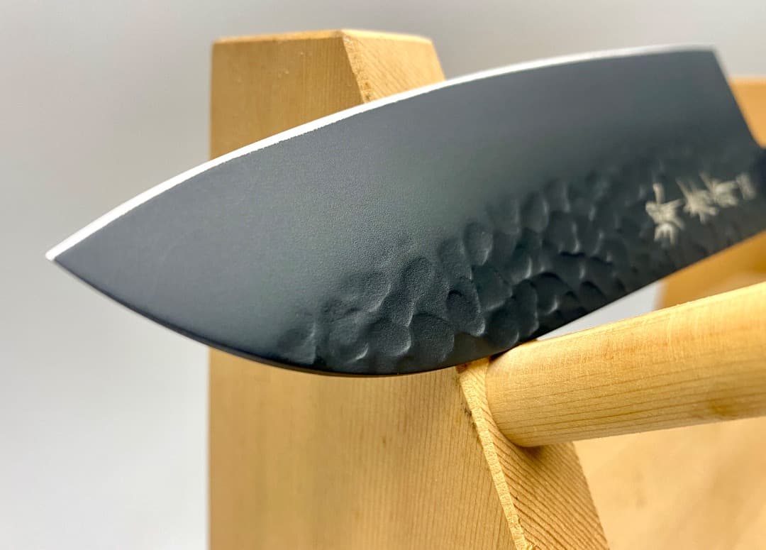 【新品未使用】堺孝行 黒影 三徳包丁 170mm V金10号 鎚目フッ素加工