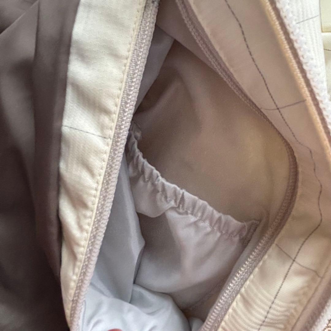 スノーウィ　PHENIXホワイトジャケットとライトページュのパンツセット