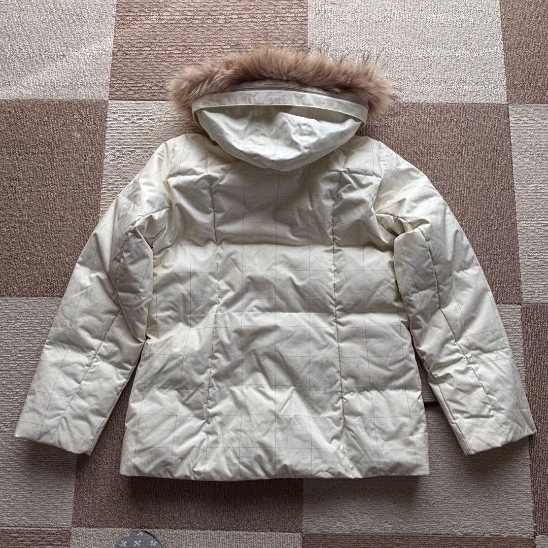 スノーウィ　PHENIXホワイトジャケットとライトページュのパンツセット