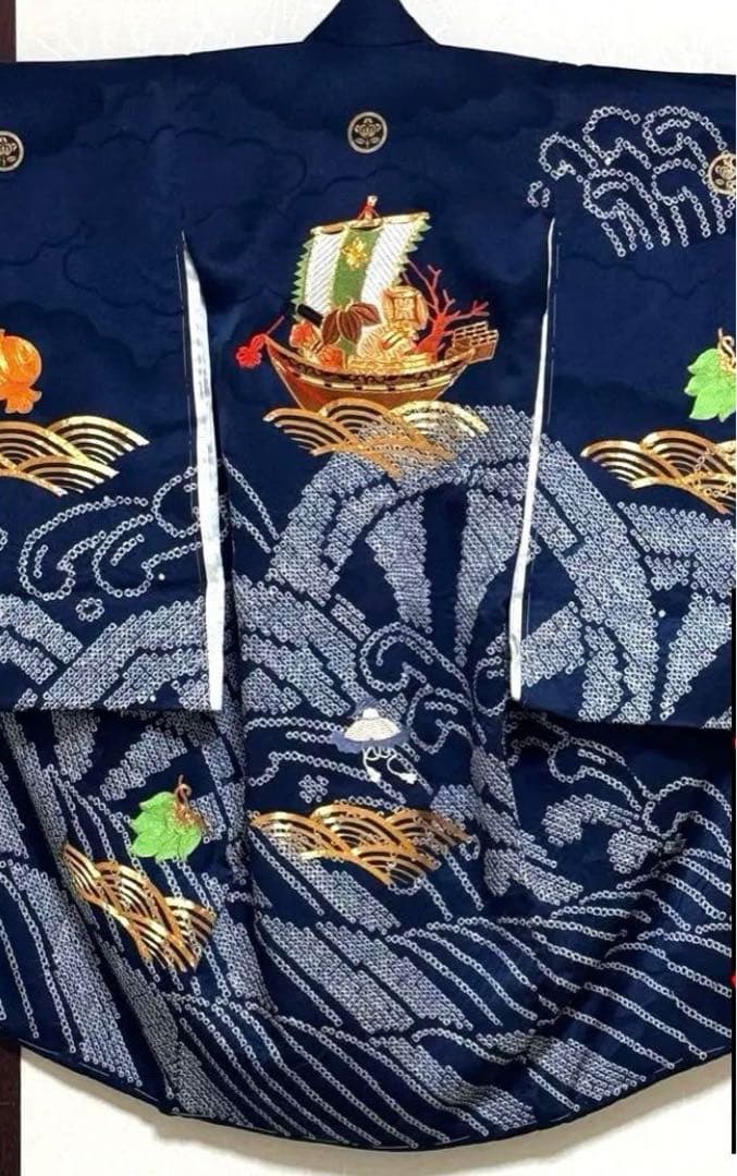 《手刺繍　手縫い　絞り》高級お宮参り着 男の子「宝船」模様（しつけ付）