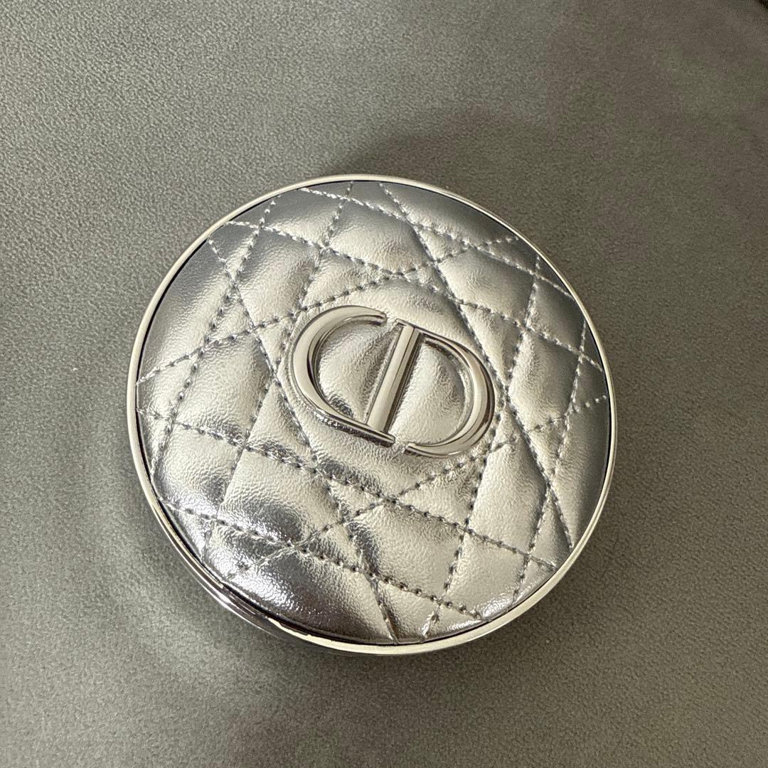 dior クッションファンデーション　限定ケース00.5N
