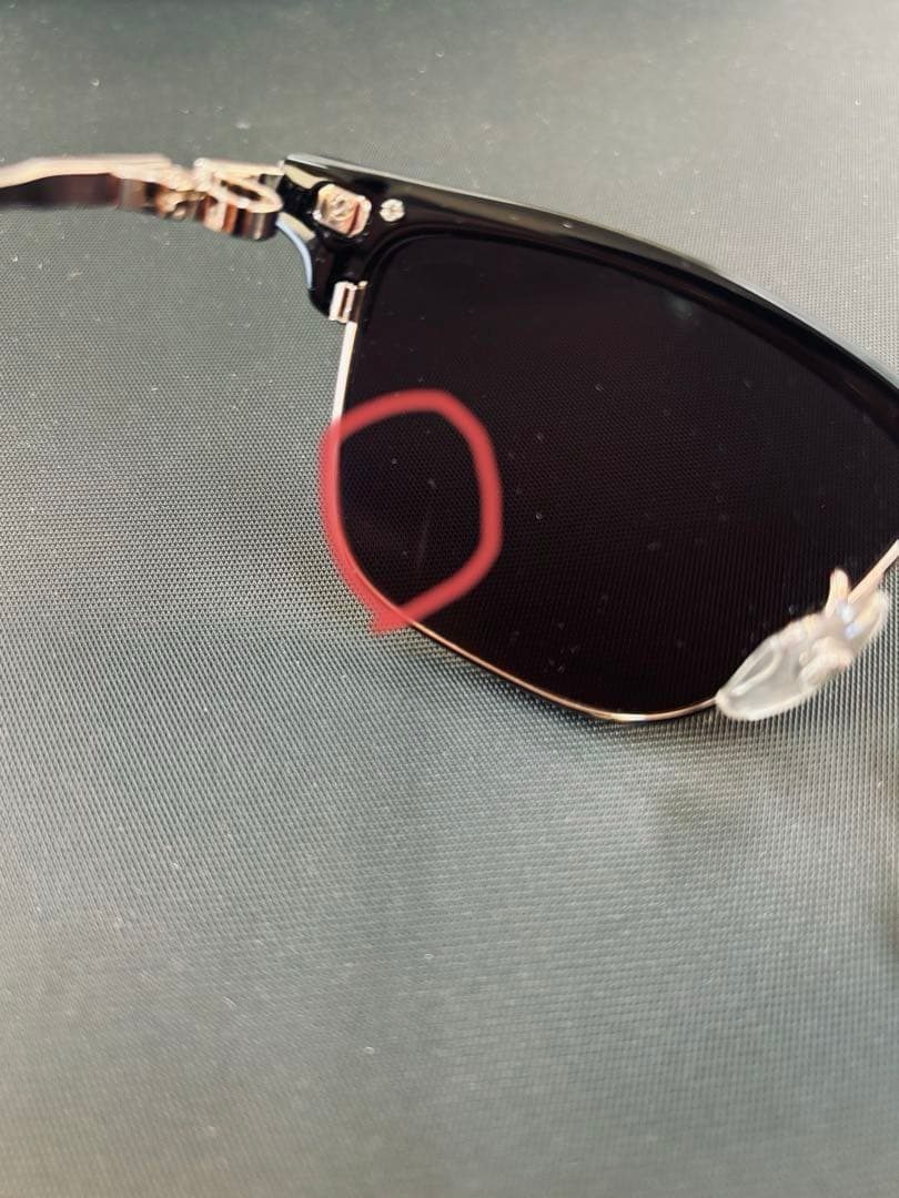 999.9 フォーナインズ　F-02M