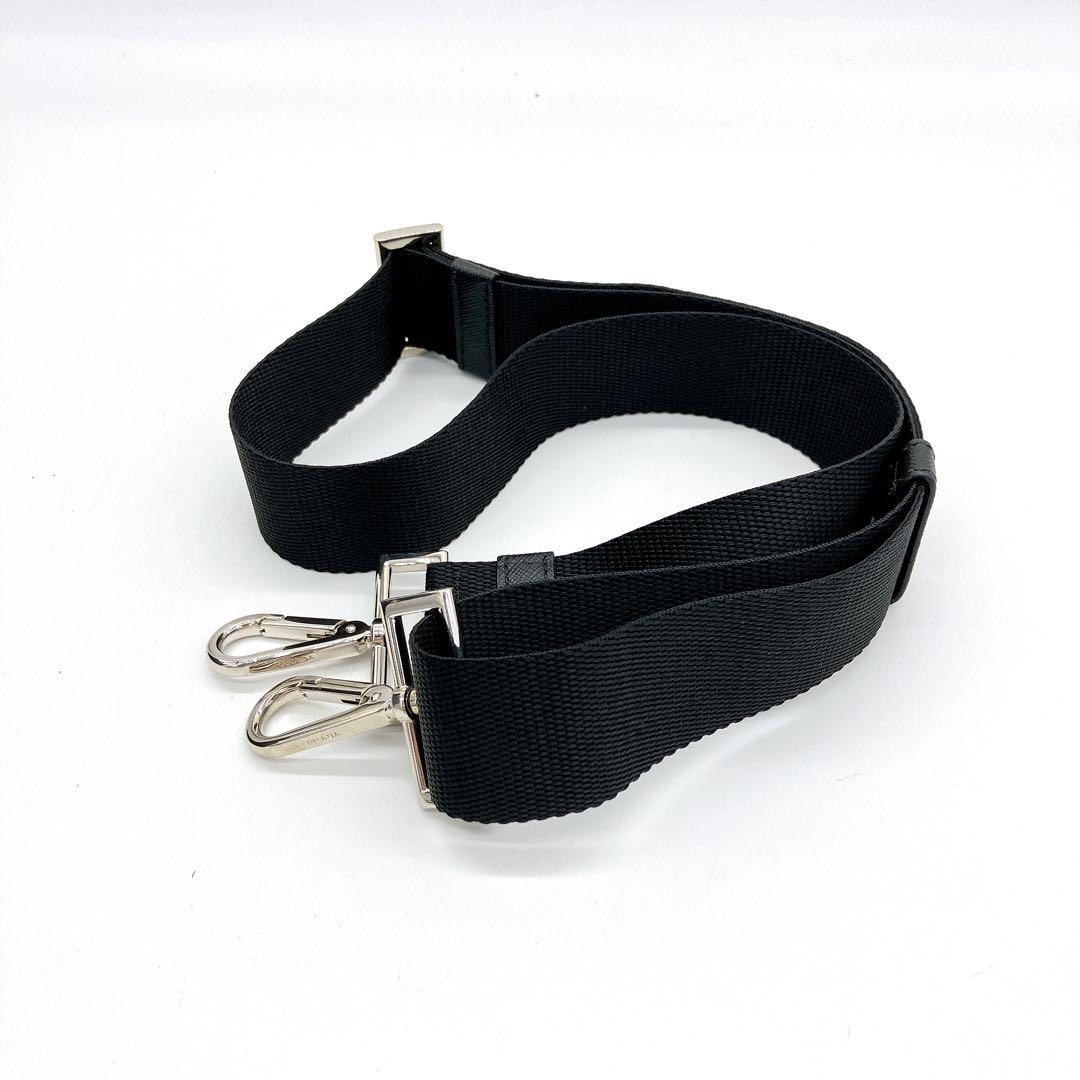 【PRADA】2wayバッグ　ビジネスバッグ　三角ロゴプレート　ナイロン　黒色