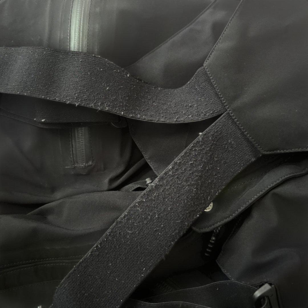 16日まで値下げ！VOLCOM GORE-TEX スノーボードウェア　ビブパンツ