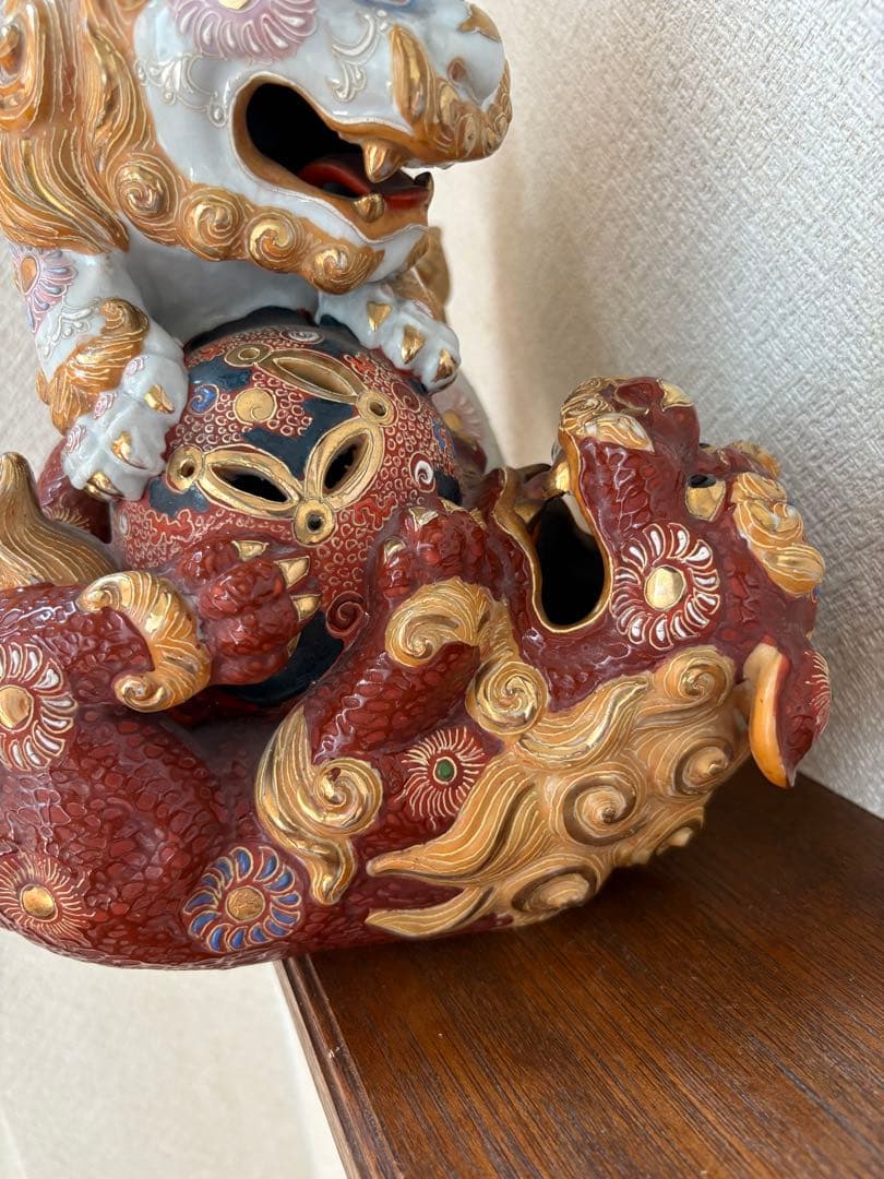 じゃれあい　玉乗り獅子　置物