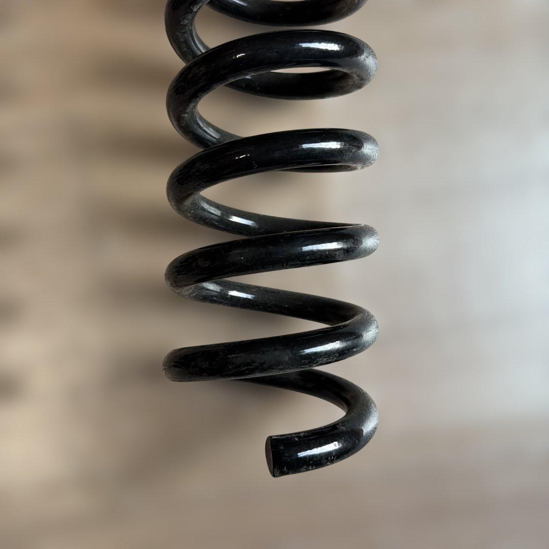 ベンツe350 w211 アバンギャルド　純正サス　新古品