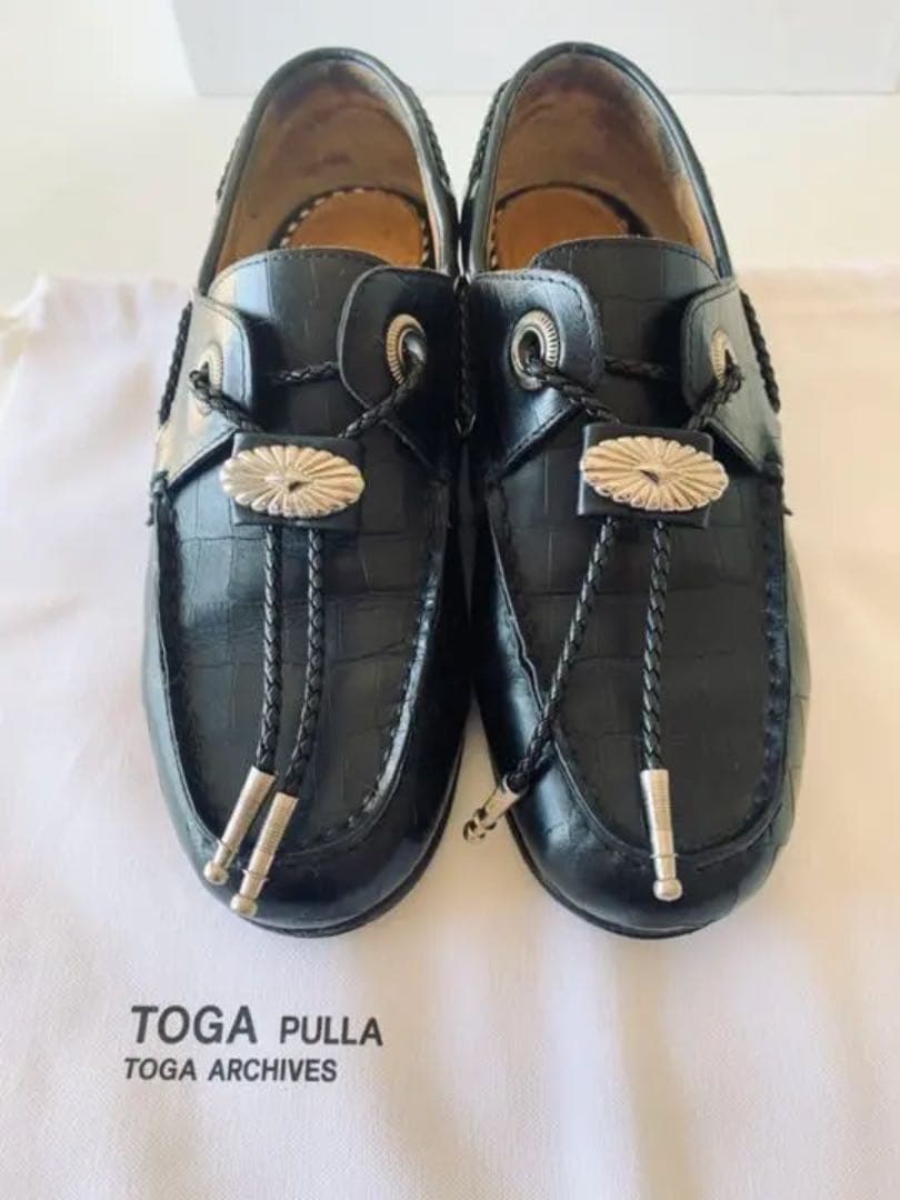 【TOGA PULLA 】レザー EMBOSSED ローファー