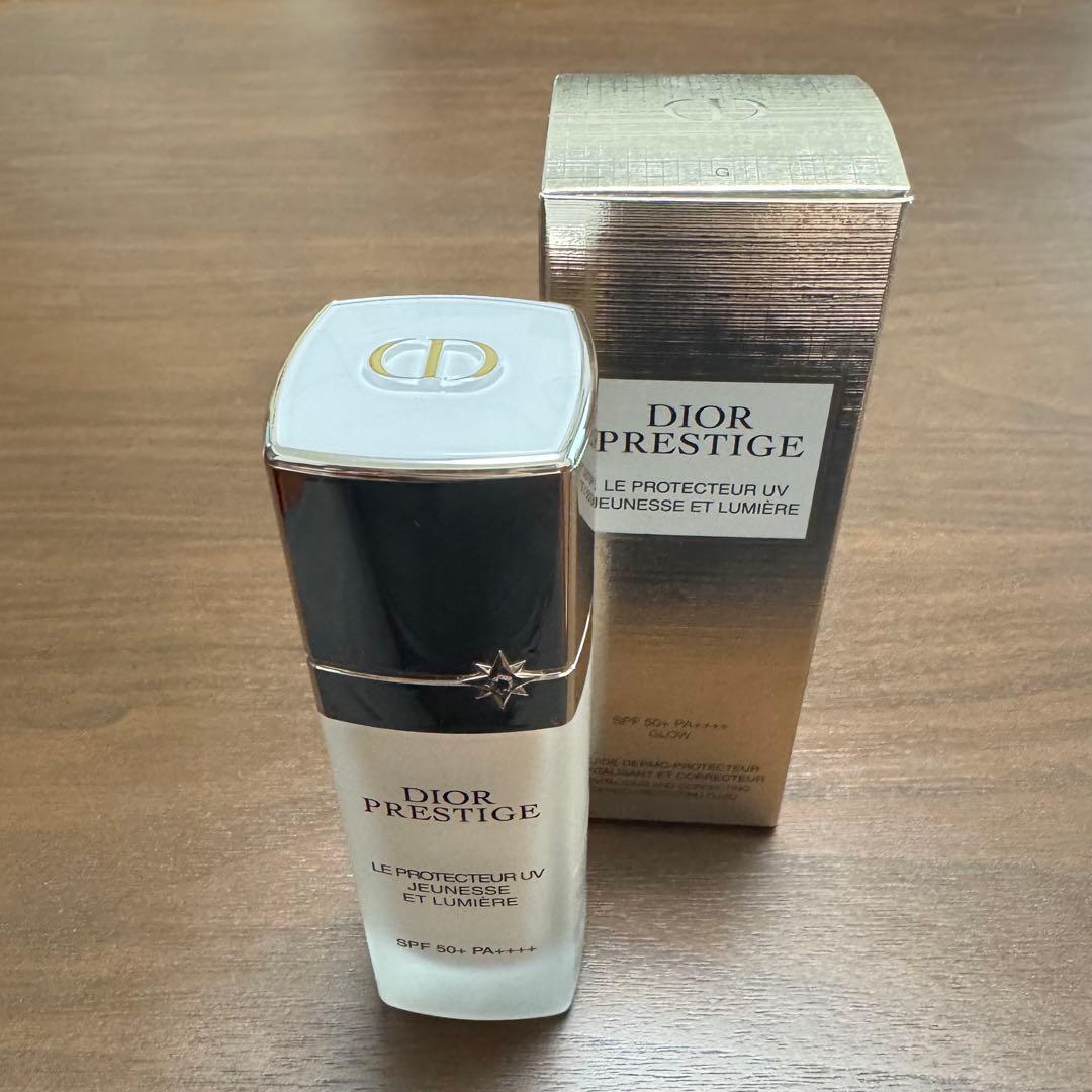 Dior プレステージ ホワイト ル プロテクター UVルミエール シアーグロウ