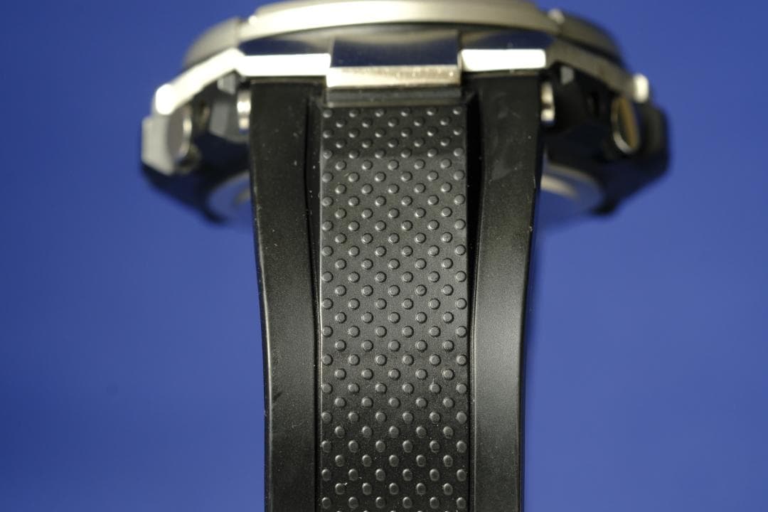 【良品】G-SHOCK GST-W110 電波ソーラー 二次電池新品 (211)