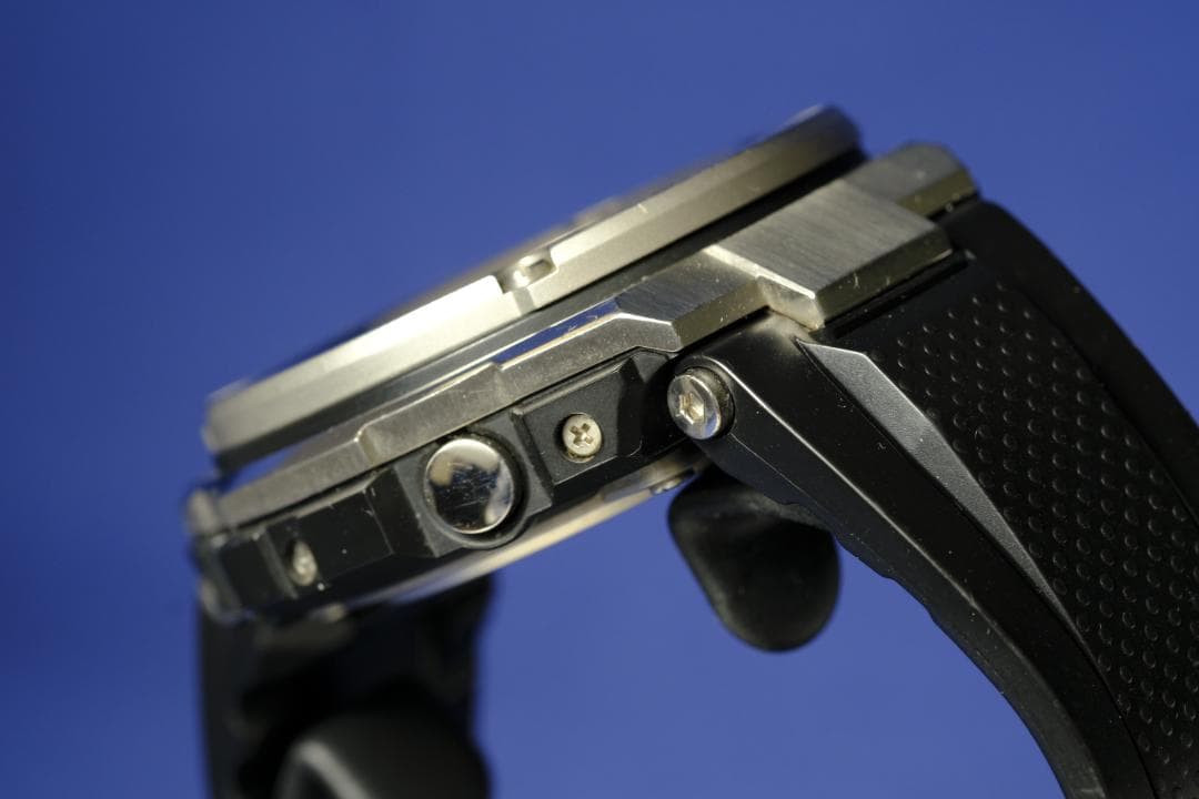 【良品】G-SHOCK GST-W110 電波ソーラー 二次電池新品 (211)