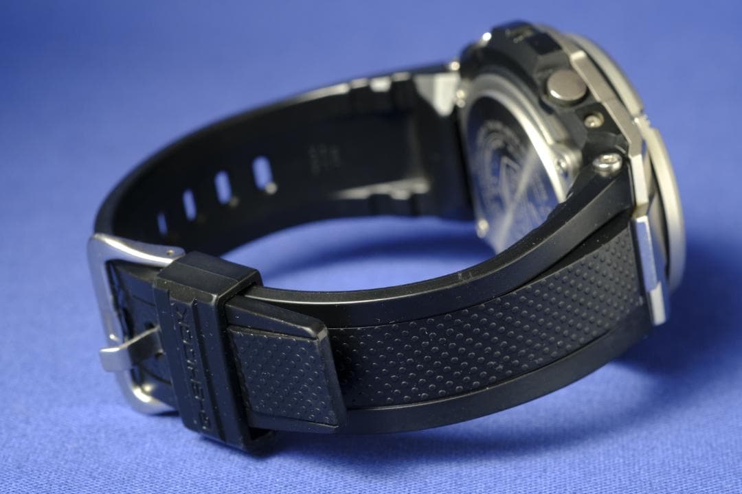 【良品】G-SHOCK GST-W110 電波ソーラー 二次電池新品 (211)