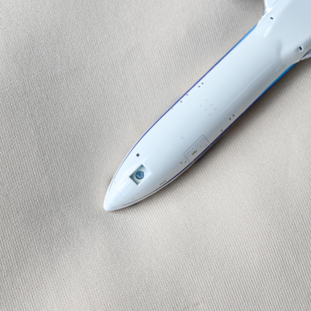 ANA B777-300ER ギア着脱可 JA795A 1/400