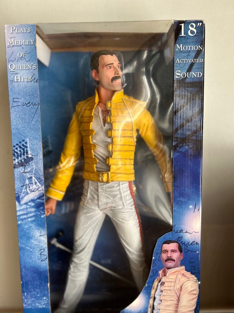フレディー・マーキュリー１８インチサウンドギミック内蔵アクションフィギュア