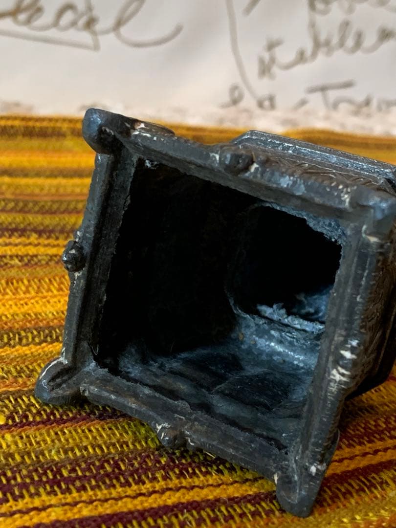 フランス製　アンティーク　真鍮製のマリア像　細かいディテールで凛とした立ち姿！