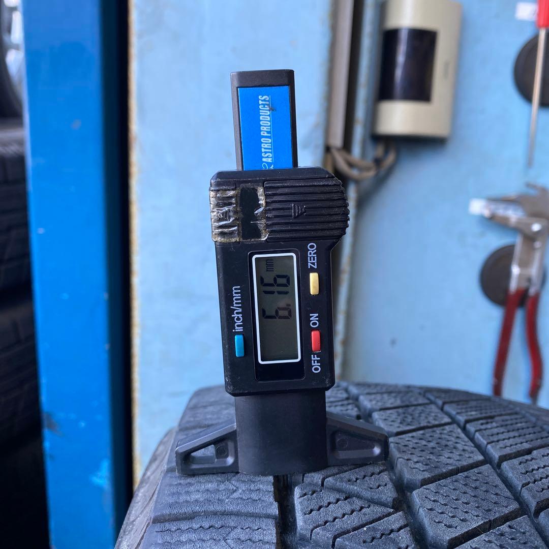 中古溝ありブリヂストンスタッドレスセット195/65R16 ライズ、ロッキー