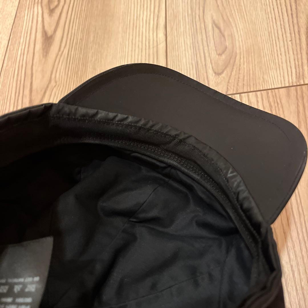 美品！プラダ　キャスケット