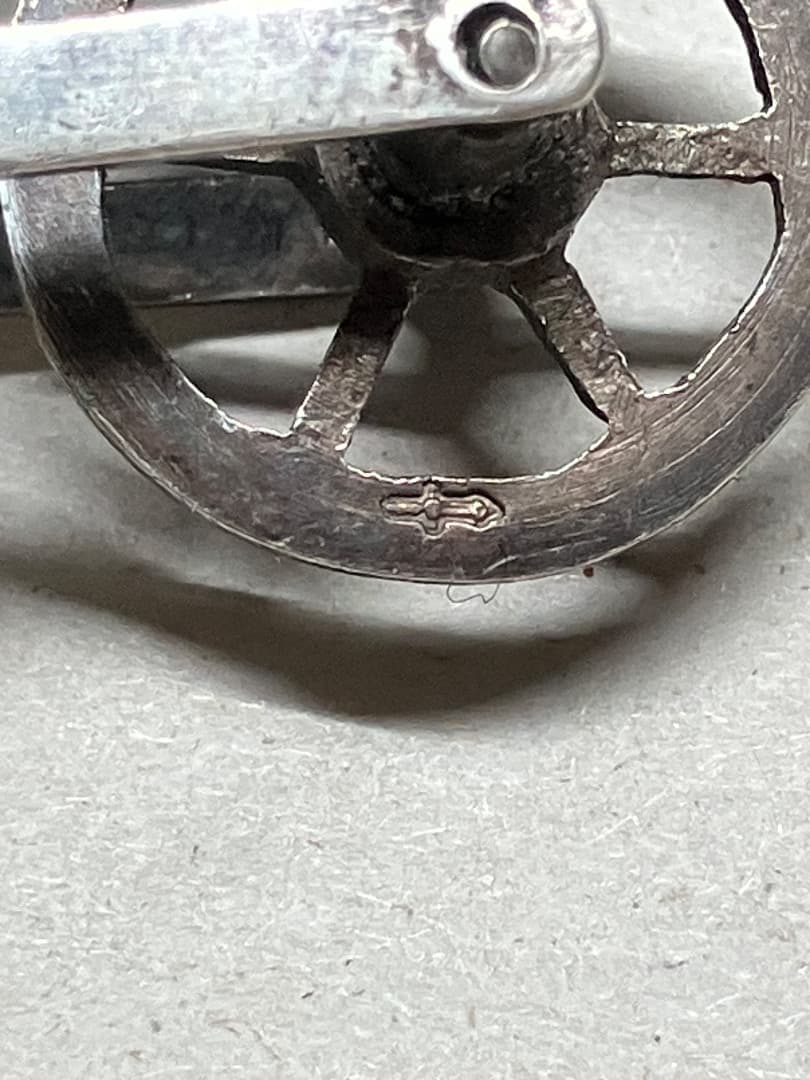 ヴィンテージ 刻印 レリーフ 剣 羊 ミニチュア シルバー 手押し車 荷車