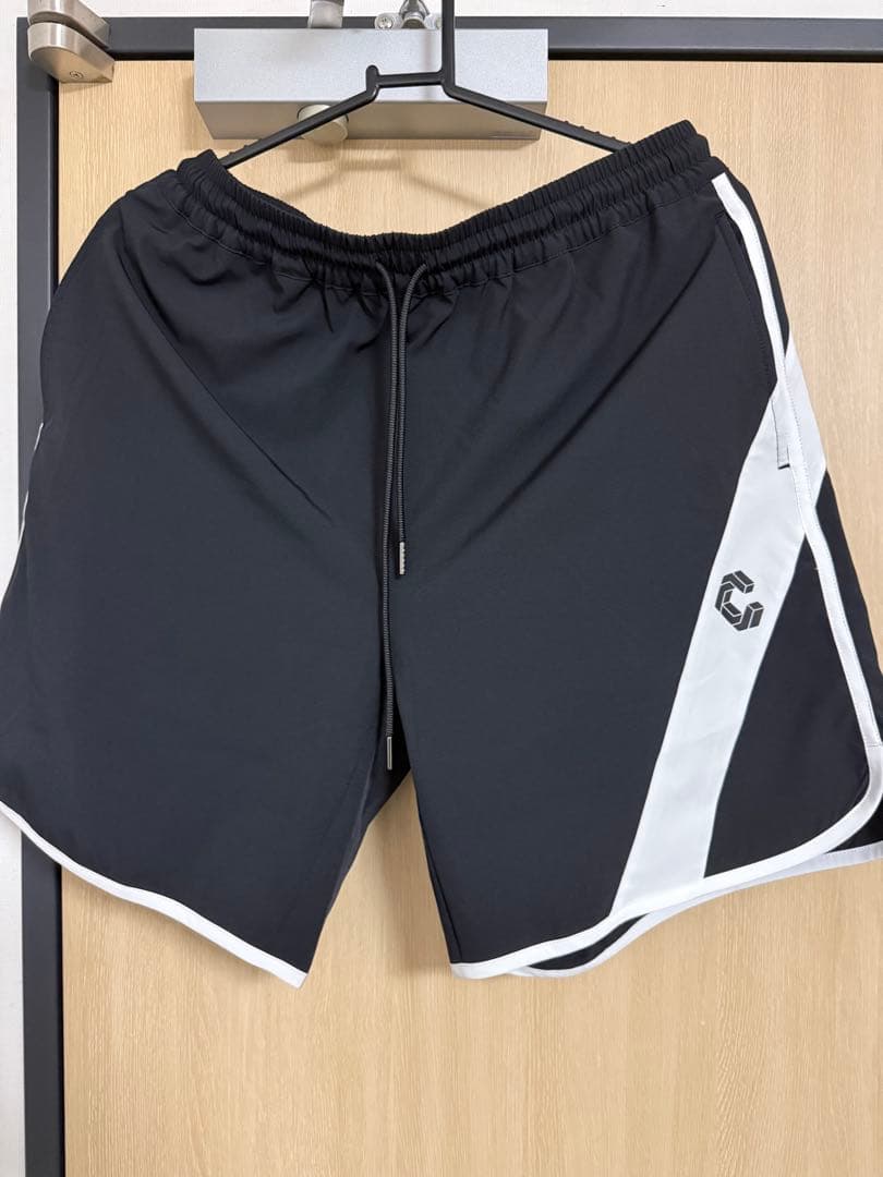 【OM】CRONOS サイドストライプ ショートパンツ ブラック