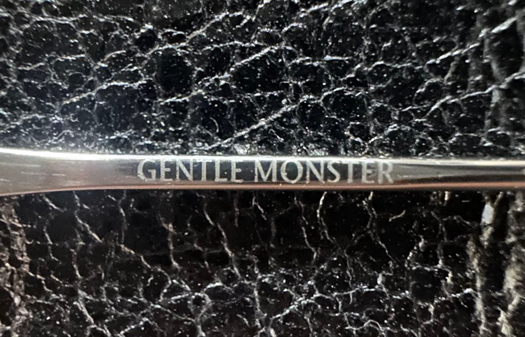 GENTLE MONSTER サングラス Atomic 02