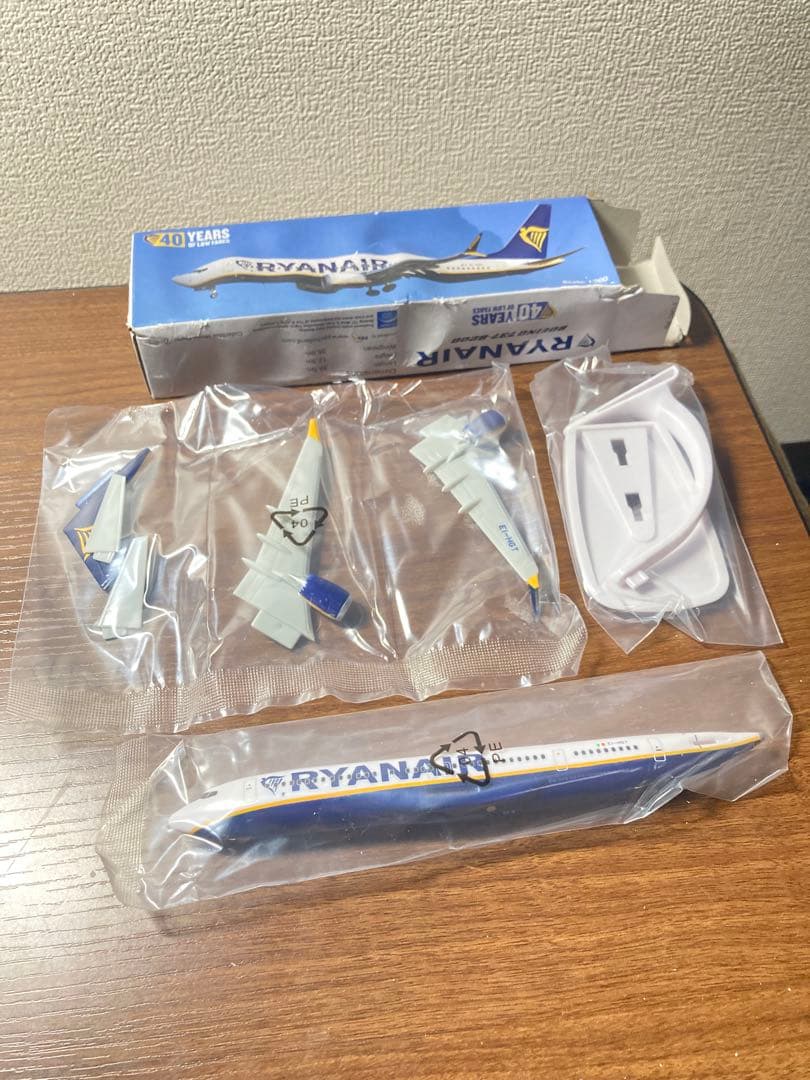 RYANAIR 40周年記念 Boeing 737 1/200「訳あり」