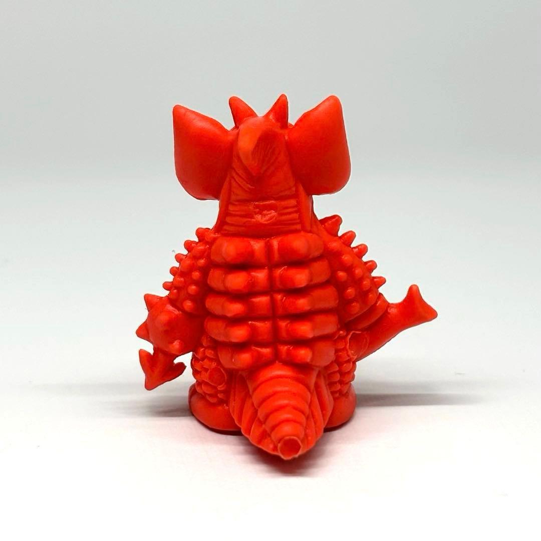 ウルトラマン　怪獣消しゴム　タイラント　橙色