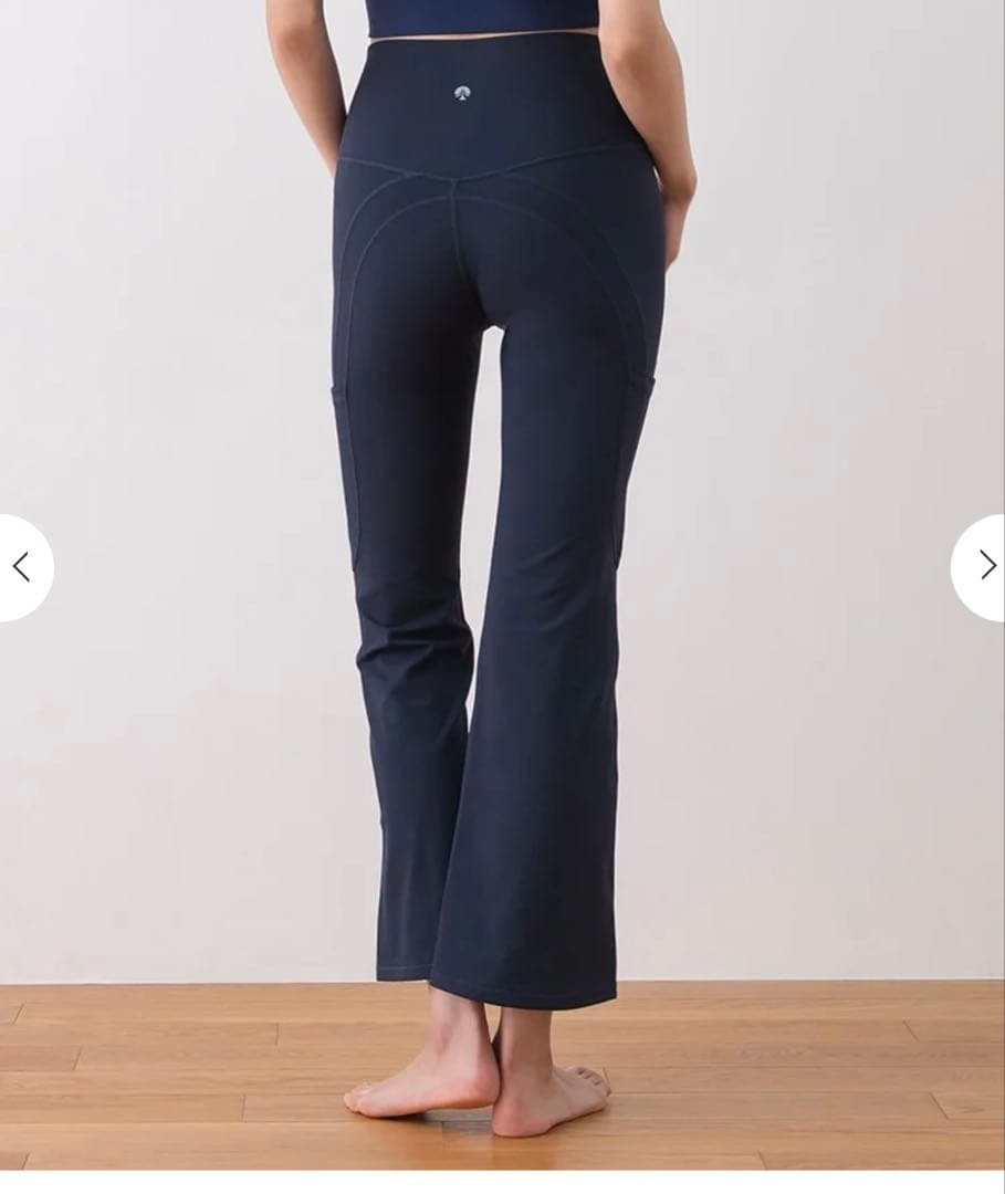 【新品•未使用 】SUKALAユーティリティフレアレギンス 黒 M