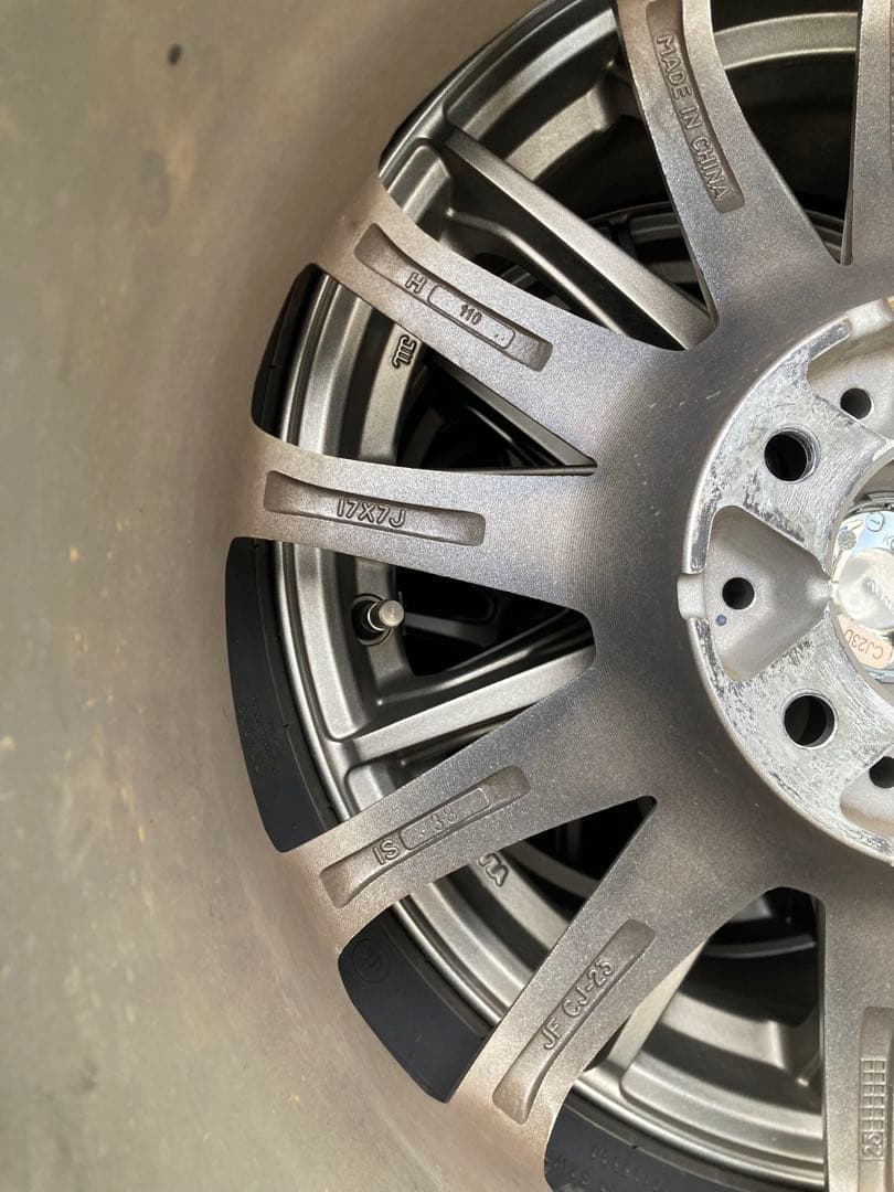 Pirelli 225/65 R17 タイヤ・ホイールセット